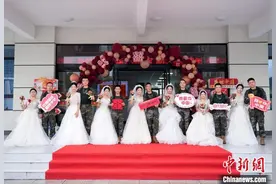 情定榕城，超甜军婚来“囍” ——武警第二机动总队某支队举办集体婚礼图片