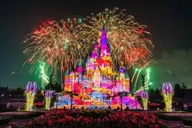 10月1日至3日，迪士尼上演特别版烟花！童车宽度上限从80厘米调整为85厘米图片