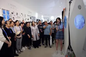 “院长带看毕业展”，中央美术学院邀用人单位进校看展促就业图片