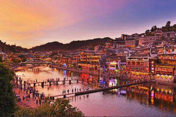 “华商爱游团”港澳游 旅游专列等你出发！