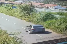 一女子手里拿着空药瓶，危险！多警种联动，夜幕下上演一场生死救援！图片