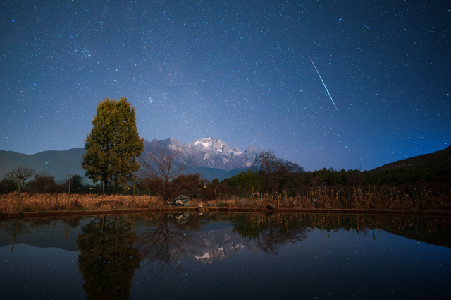 从“卖风景”到“传文化”！读懂丽江“寻梦星河”的破局之道