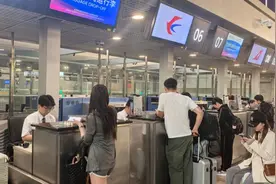 旅客出行更便利！浦东机场东航国内航班可全天24小时办理值机图片