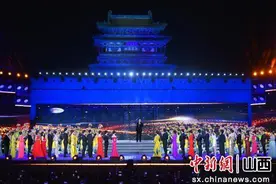 歌唱家阎维文回家乡平遥举办从艺55周年演唱会图片