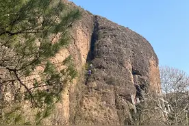 浙江金华官岩山一小孩跌落山崖？当地回应：目前没有危险，需要住院静养图片