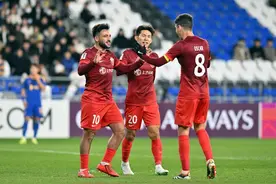 亚冠-奥斯卡助攻巴尔加斯戴帽 上海海港3-1蔚山现代图片