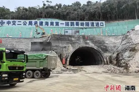 海南鹦哥岭隧道节后复工加速推进图片