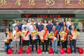 洛阳一高：组织举行退休教师欢送会图片