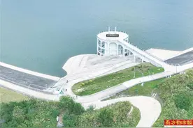 穗莞深居民同饮西江水图片