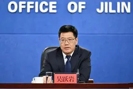 吉林将964个派出所户籍窗口全部升级为综合服务窗口图片