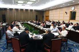 会议现场｜小小“冰袋”引发的讨论图片