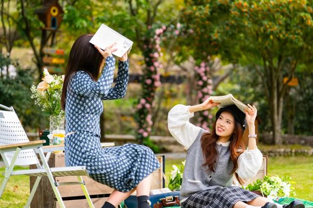 上新！看完篁岭晒秋再去石门峡“躺”个秋！