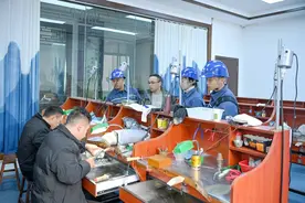 丹寨：非遗“遇电”焕新生图片