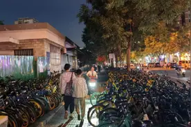 从半小时0.5元，到一小时5元！共享单车成“单车刺客”？图片