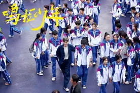 《鸣龙少年》临近收官，对话丁黑、陈舒：比分数更重要的事图片