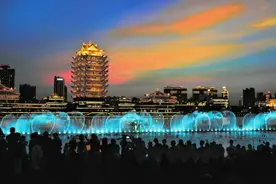 四川眉山音乐喷泉春节期间连开17天 每晚7点半开始表演图片