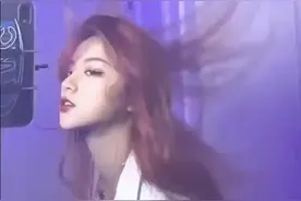 千万粉丝网红“刀小刀”被带走调查，曾凭甩头舞一夜爆红图片