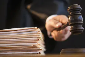 动迁房过户时卖方要求涨价，加价不成反支付5万元违约金图片