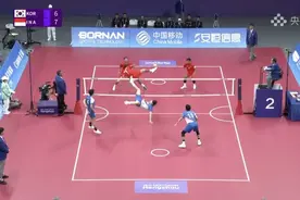 藤球：观赏性极强，倒挂金钩、临空劈扣都是小场面图片