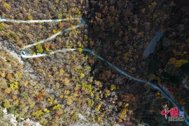 四川茂县松坪沟景区层林尽染  美景如画