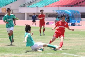 杭师大附中获浙江省青少年足球联赛男子高中组冠军图片