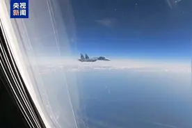 俄轰炸机在波罗的海中立水域执行飞行任务图片