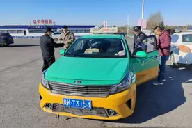 榆林市交通运输综合执法支队开展巡游出租客运市场集中整治行动图片