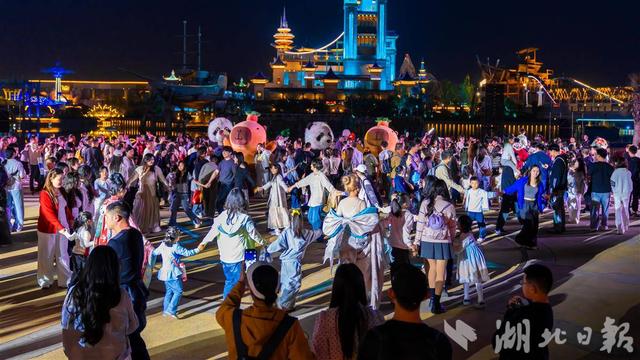 清明小长假襄阳奇幻谷人气火爆 主题互动与沉浸体验引客来