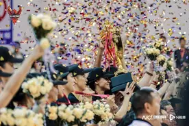 排除万难兑现初心！广东女篮二度登顶WCBA背后的故事图片