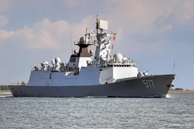 中国海军将向公众开放30多艘现役舰艇，已有三艘以湖北地名命名战舰确定亮相图片