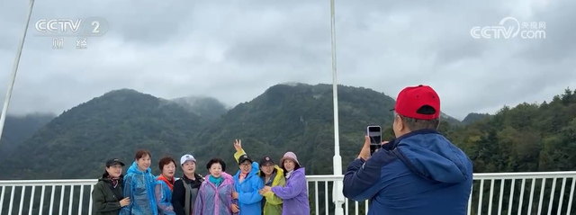 “斑斓秋色+新潮玩法”点燃赏秋游新热力 文旅新消费活力十足