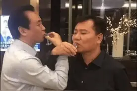 财经博主：苏宁投资恒大的200亿人民币，现在基本上都打水漂了图片