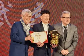 中国足球“奥斯卡颁奖”：武磊第五次收获金球奖，但他的伤缺注定海港日子难过图片