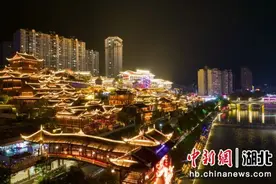 光彩夺目！湖北宣恩贡水夜景“亮”了！图片