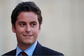 含着金钥匙出生的“准90后”出任法国总理 反对派痛批：马克龙选了一个小号马克龙图片