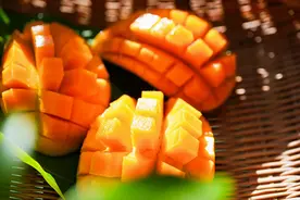 云南永德：盛夏满城芒果香图片