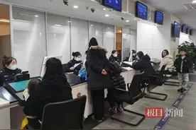 武汉公安出入境解民忧纾企困，跑出服务发展“加速度”图片