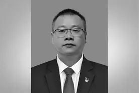 48岁安徽望江县教育局副局长方新华突发脑溢血逝世图片