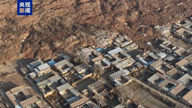 突发滑坡！甘肃45户房屋被埋