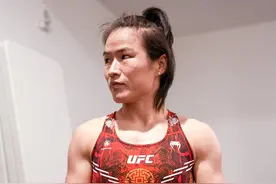 身材炸裂💥！张伟丽获特制战衣，融入中国龙和铜钱元素！图片