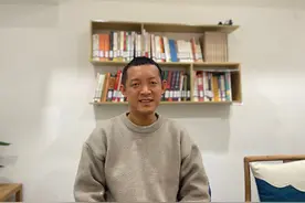 北大毕业生柳智宇还俗后结婚，坚持不吃肉、不杀生、不撒谎图片