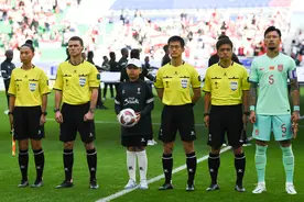 国足昨天比赛的女边裁是谁？她曾创造过亚冠、K联赛历史图片