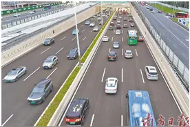 深圳滨海大道总部基地段主线通车图片