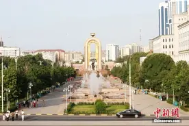 从进口商到建筑公司老板，他在塔吉克斯坦“拥抱”新商机图片