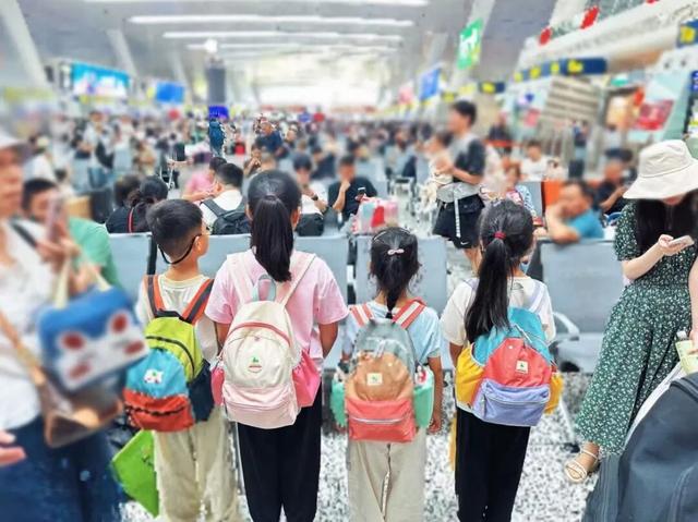 杭州秋假明日开启 第一批小学生已经出发