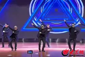 滨州教师跳“科目三”爆火 跳舞老师：缓解学生压力，让其快乐学习图片