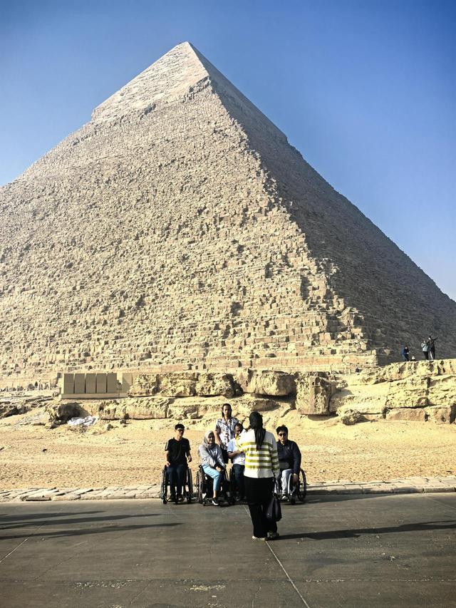 晚潮｜吉萨平原上的背影