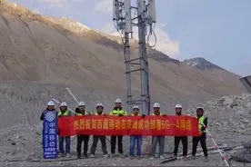 珠穆朗玛峰迈入5G-A时代：中国移动联合华为开通世界之巅首个5G-A基站图片