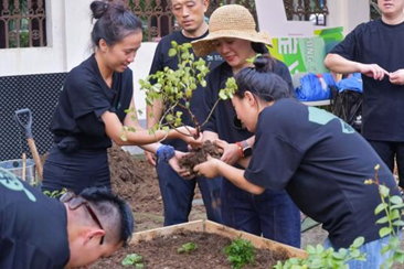 在这座“手作村落”里，让时间慢下来，让心暖起来
