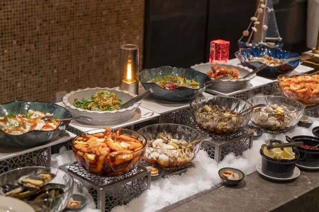 上海Citywalk正当时！市区5星级酒店客房折上折！大闸蟹自助、双人下午茶特惠价！免费住宿福利到